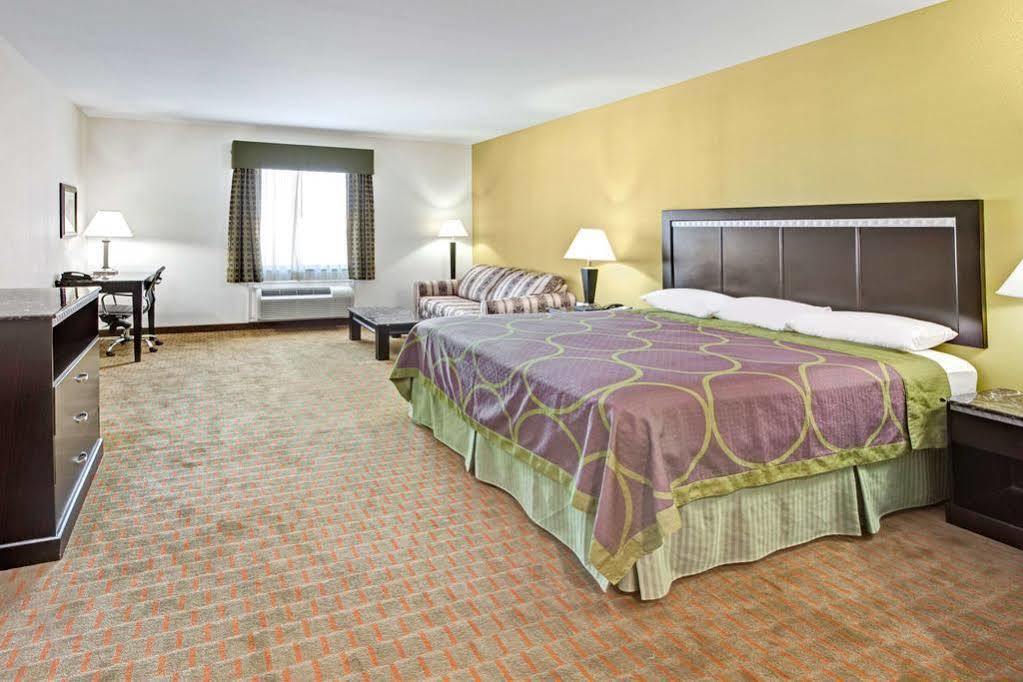 Super 8 By Wyndham Laporte La Porte Luaran gambar
